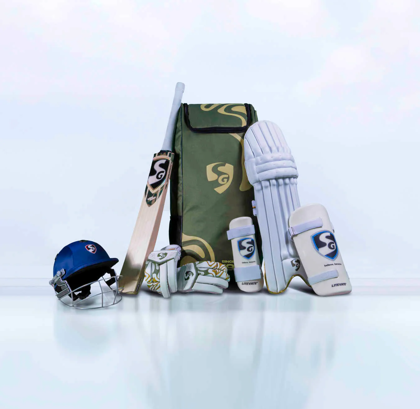 SG Savage English Willow Cricket Kit – complete premium kit with English willow bat, gloves, pads, helmet, and durable kitbag for pro-level performance.